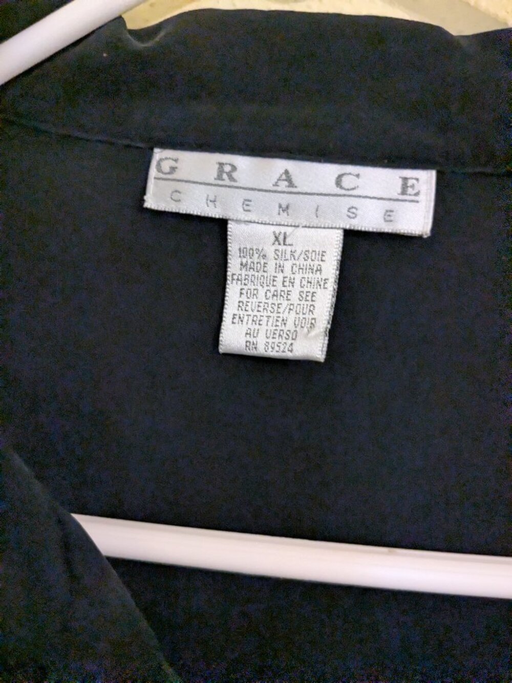 Pretty blouse. - Picture 2 of 6